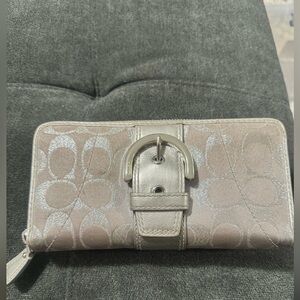 Vintage Coach all around zipper wallet